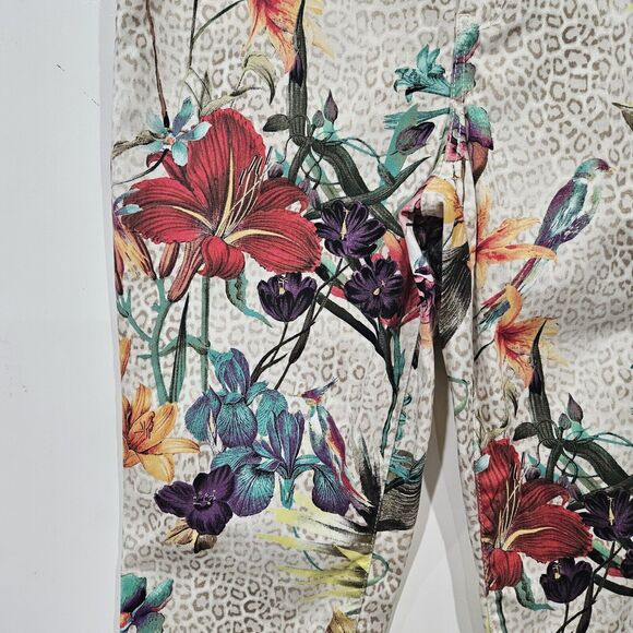 Chicos The Platinum Crop Size 1/8 Floral Travel Tropical Soft Jeans Cruisewear - Picture 7 of 12